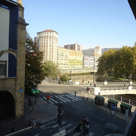 Apartamento Centrico Con Vistas A La Ria! Garaje, Ideal 2-4 *