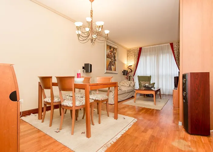 Διαμέρισμα Centrico Con Vistas A La Ria! Garaje, Ideal 2-4 *