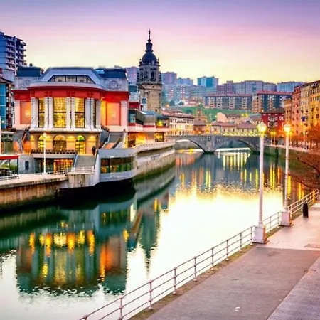 Appartamento Céntrico Con Vistas A La Ría! Garaje, Ideal 2-4 Bilbao