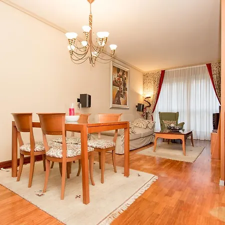 Apartamento Céntrico Con Vistas A La Ría! Garaje, Ideal 2-4 *
